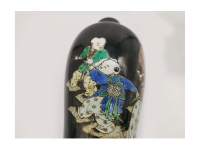 大清康熙年制人物賞瓶